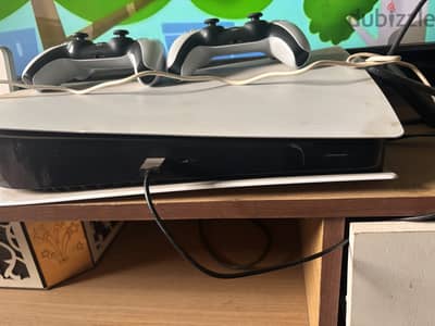 Play station 5 degital slim primary