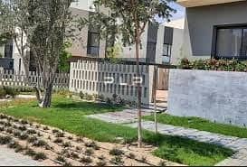 Twin house for rent, ultra-super-lux finishing, with appliances, air conditioning, and kitchen, at a price lower than the market rate in Al Burouj Com