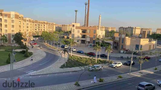 شقة 200م للبيع كاش في مدينتي B11 فيو مفتوح علي الشارع والخدمات