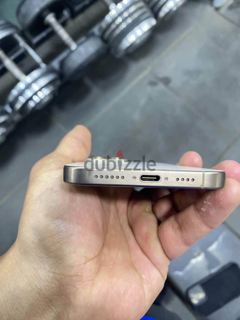 iPhone 16pro max 2