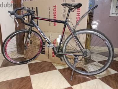 دراجة سباق (Road Bike) من طراز Keysto R600.