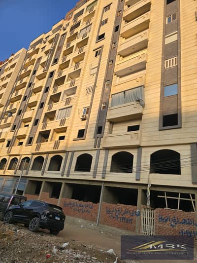 استثمر في قلب الكثافة. . امتلك محلك الآن في أكبر مجمع سكني بميت خاقان مساحات تبدء من 30م