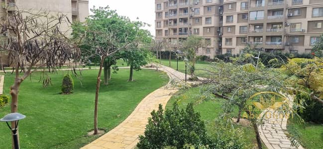 Apartment 124 sq m for sale in Madinaty B6, one minute from services and Mahmoud El Far Market, and two minutes from South Park and the Medical Center