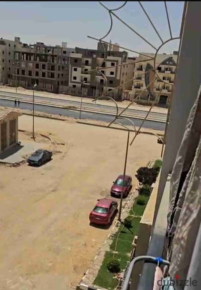 Apartment for sale in the Small Investor area, front facade, 125 sqm, third floor, super lux finishing