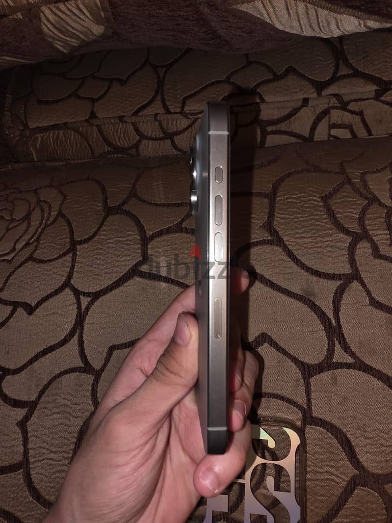 iPhone 15 pro 4