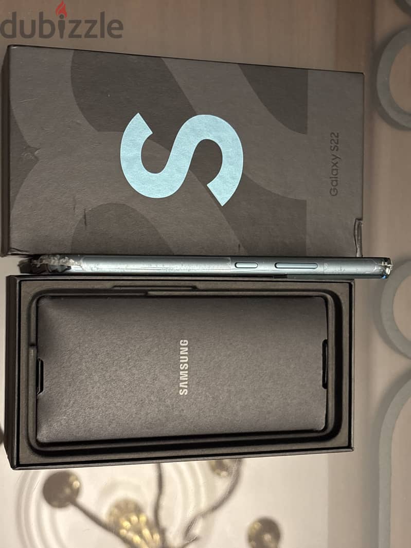 Samsung S22 Mint Condition 2