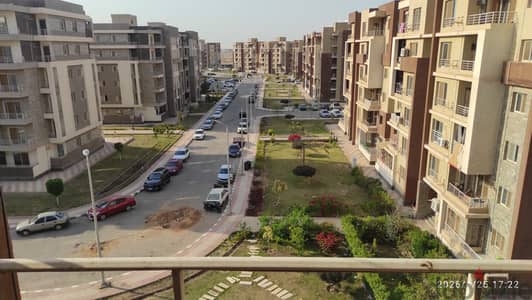 شقة للبيع فى كمبوند دار مصر غرب المال و الاعمال العاشر من رمضان- تقسيط