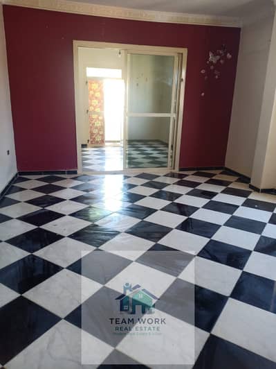 للإيجار: شقة عائلية واسعة بجوار "المدرسة اليابانية" - الحي 11 اهالي ثلات غرفFor rent: Spacious family apartment next to the "Japanese School" - Distr