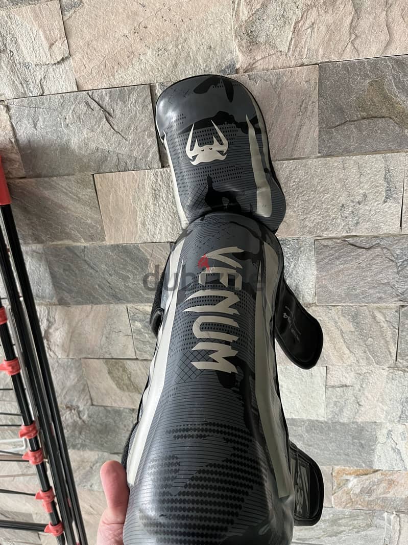 Headguard&shinguard 1