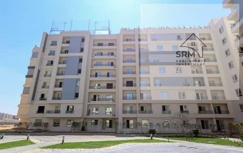 شقة للبيع استلام فوري بخصم50% كورنر بحري اوبن فيو على لاند سكيب في كمبوند الموند في العاصمة في ار7 على4محاور رئيسيه جنب منطقه خدمات وبجوار جامعه روسية