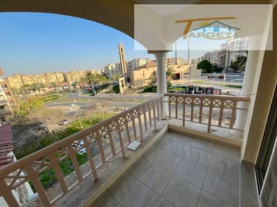 شقه للبيع في مدينتي 135م في B1 دور ثالث فيو خرافي