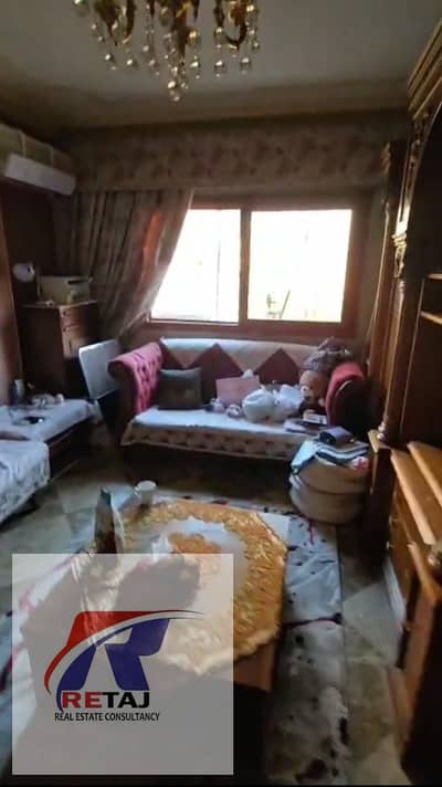 شقه للبيع مدينه نصر المنطقه السادسه غير مجروحه مستويين مدخل عماره راقي وشيك بسعر مميز جدا في شارع هادي ومنطقة سكنية راقية                            .