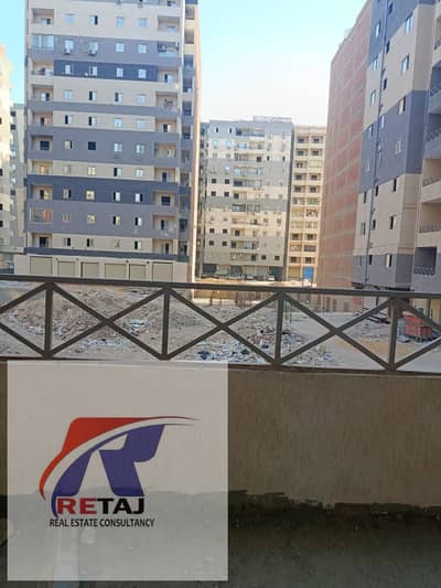 شقة للبيع اقل من سعر السوق لسرعه البيع سعر مميز جدا شامل باكيه جراج,عداد كهرباء