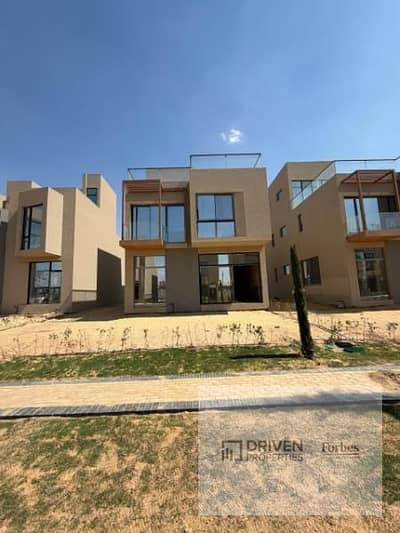 فيلا للبيع بالتقسيط في كمبوند بيفرلي هيلز وصلة دهشور الشيخ زايد       Beverly Hills Compound Prive Waslet Dahshour Sheikh Zayed