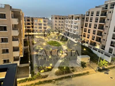 شقة للبيع  في تاج سيتي - بارك ريزيدنس  تشطيب فاخر بالكامل | إطلالة مباشرة على اللاند سكيب