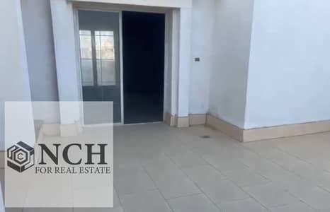 آي فيلا روف للبيع في ماونتن فيو هايد بارك بموقع مميز