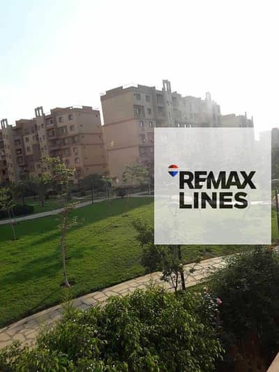 For sale in my city B6 with an open view on a wide garden + narrow garden + park close to South Park and services in the city center, super-lux finish