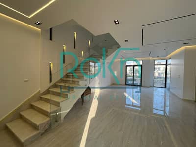 فيلا للايجار اول سكن متشطبه بالتكيفيات والمطبخ كمبوند اويست 6 اكتوبر