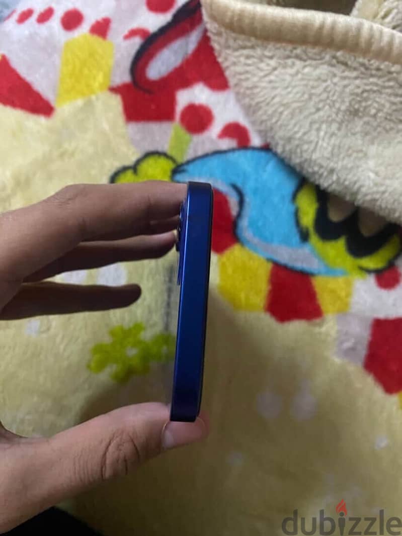 iPhone 12 4