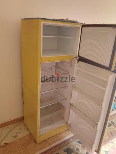 تلاجه كريازي للبيع بسعر لقطه