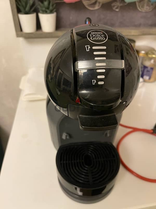 Coffee machine Dolce Gusto 1