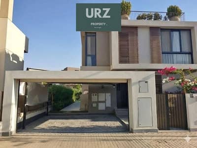 5 bedroom corner villa with luxurious finishing 15 year installment plan, panoramic view, open on the Suez Road next to Sodic and near La Vista AUC N