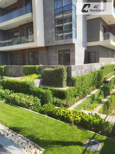 For sale at the lowest price: Resale apartment with immediate occupancy, open view, landscape, and pool in Patio Oro, with a distinctive layout, ready