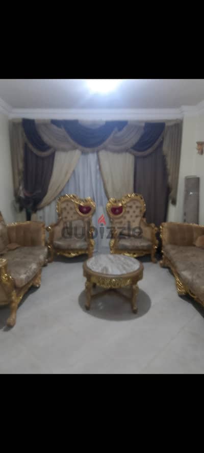 شقه مفروشه بالهضبة الوسطى  خلف كلية الصيدلة