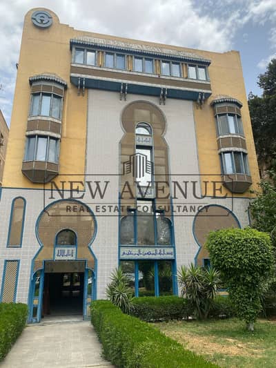 مبني مستقل مشطب للإيجار في ميدان الجزائر مباشره  المعادي الجديده El Gazaer Square direct  New maadi
