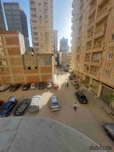 Apartment for sale, licensed, second upper floor, 250 meters, next to Al-Nabawi Al-Mohandis, Al-Mandara.