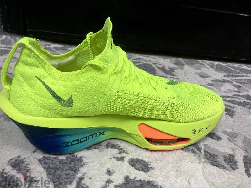 nike running zoomx 1