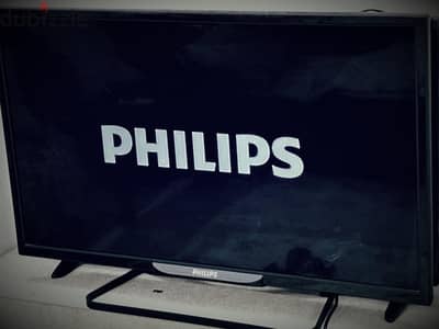 مستورده من الامارات بحاله ممتازه جدا 32بوصه فيلبس full HD/LED