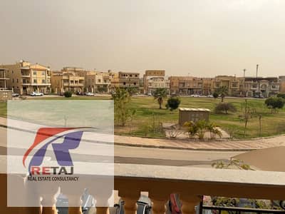 شقه في حي فيلات بفيو جاردين بسغر مغري جدا للايجار الجديد معاها المطبخ بتشطيب الترا سوبر لوكس بمساحه 240 متر في التجمع الاول شرق الاكديميه فيلات ب 3700