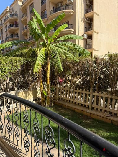 شقة بجنينة خاصة للايجار المفروش بالكامل في مدينة الرحاب ( القاهرة الجديدة ) للمدد الطويلة فقط.