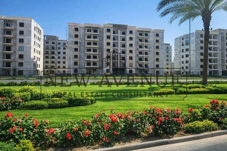 شقة بثلاث غرف نوم، تشطيب كامل، بنظام أقساط على 10 سنوات، والتسليم بعد سنتين، في موقع مميز بالقاهرة الجديدة، في مايان.