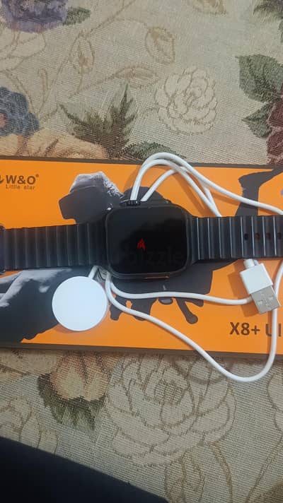 ساعه x8 ultra بلعلبه و الشاحن مفيهاش خربوش