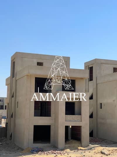 The compound is strategically located in New Zayed City, directly across from the Sphinx International Airport. It of
