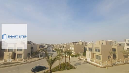 فيلا للبيع Family House وجاهز للسكن وسعر لقطة فى بالم هيلز على التسعين الجنوبى التجمع الخامس