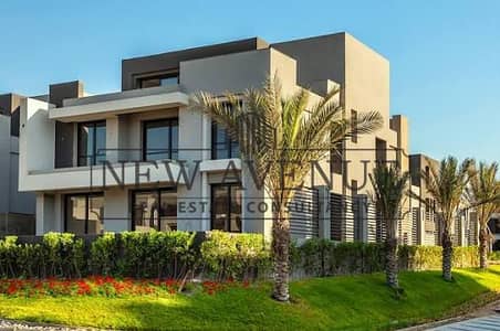تاون هاوس خاص بك مشطب بالكامل واستلام فورى مع مقدم  وأقساط علي ٨ سنين  موقع مميز (لا فيستا سيتي) - la vista city