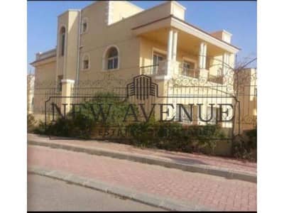 Ready to move Standalone villa with wide garden and penthouse | prime location | in Fountain park compound