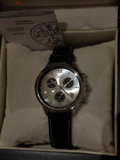 Elegant Chronograph Style Watch – Genuine Leather Strap
