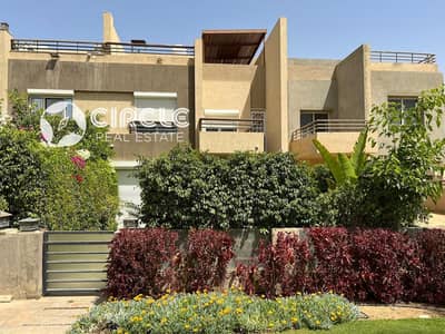 فيلا تاون هاوس ٢٧٠م بموقع متميز ٤ غرف نوم للبيع في ذا سكوير التجمع الخامس القاهرة الجديدة The Square 5th Settlement New Cairo