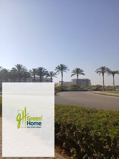 شقة متشطبه بالمطبخ والتكيفات للايجار في أب تاون كايرو Uptown Cairo Emaar