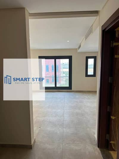 بنتهاوس ريسيل جاهزة للسكن متشطبة بالكامل لوكيشن مميز في كمبوند تريو جاردنز – إم سكويرد  Trio Gardens . . .