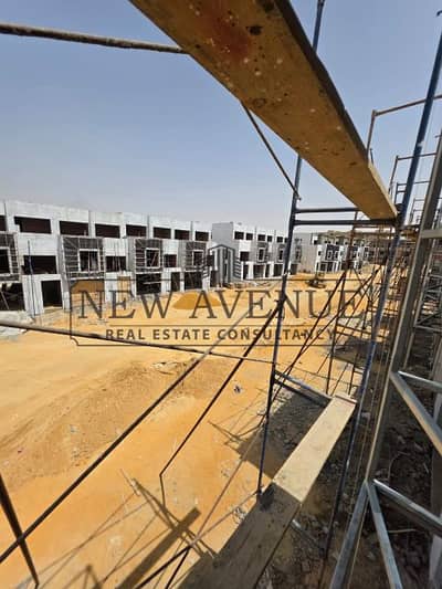 تاون هاوس بمقدم و اقساط على 5 سنين للبيع حتى 2031 في كمبوند ايستشاير -  Eastshire compound new Cairo