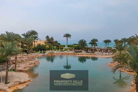 شالية علي البحر متشطب بالكامل جاهز للسكن و المعاينة في Stella Di Mare العين السخنة