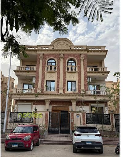 روف للبيع استلام فوري بموقع مميز فيو جاردن فيلات البنفسج ٨ القاهره الجديده  El Banafseg Villas