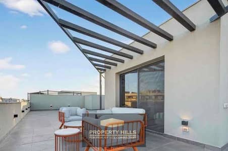 Get it at a steal price in Dunes Zayed, the latest large penthouse with 4 rooms next to Beverly Hills and La Vista Patio