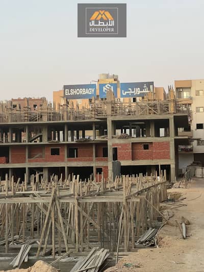 للبيع شقة غرفتين داخل كمبوند الحجاز جيت بالحجاز الرئيسي - عقد اخضر - كمبوند متكامل الخدمات بالتقسيط علي 42 شهرا بدون فوائد