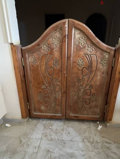 عدد (٣) ابواب مروحه مفصلي رايح جاي